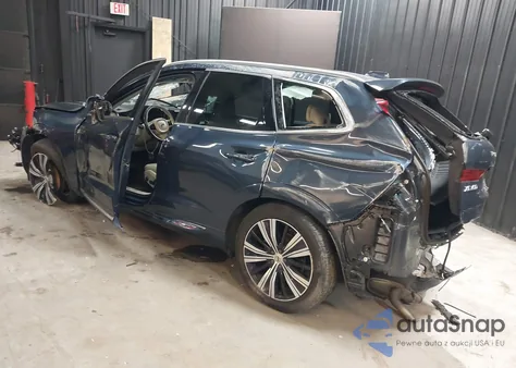 2023 Volvo Xc60 B5 Plus Bright Theme z USA, uszkodzony, nr VIN YV4L12RN4P1331539